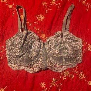 Victoria Secrets 34DDD Bra